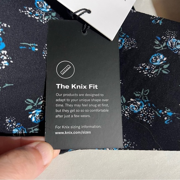 Knix x Anna Sui WingWoman Black Floral Contour Bra 36DD - Picture 11 of 12